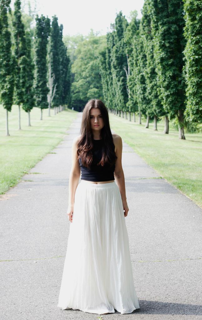 white maxi skirt outfit